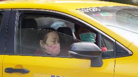 醫師呼籲運將多打開車窗通風（1）