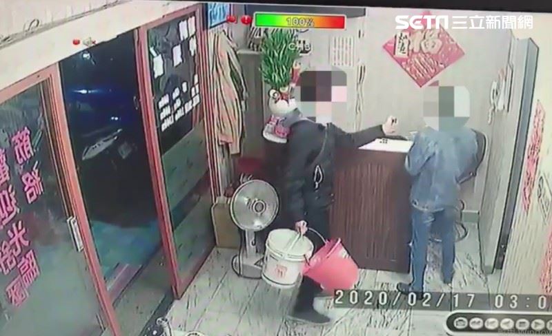 養身館驚悚畫面曝　兇嫌竟潑店員汽油
