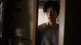 失路人改編台港水泥藏屍案  石知田苦練粵語中影股份有限公司及國立台北藝術大學電影創作學系合拍電影「失路人」，故事靈感為2016年台港水泥藏屍案，電影前半段在香港拍攝，演員石知田（圖）為此苦練粵語3個月，還看了不少香港電影。（中影提供）中央社記者鄭景雯傳真  109年2月17日