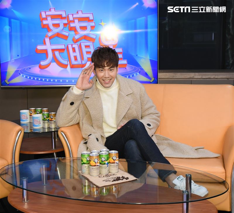 炮仔聲余秉諺安安大明星。（記者邱榮吉/攝影）