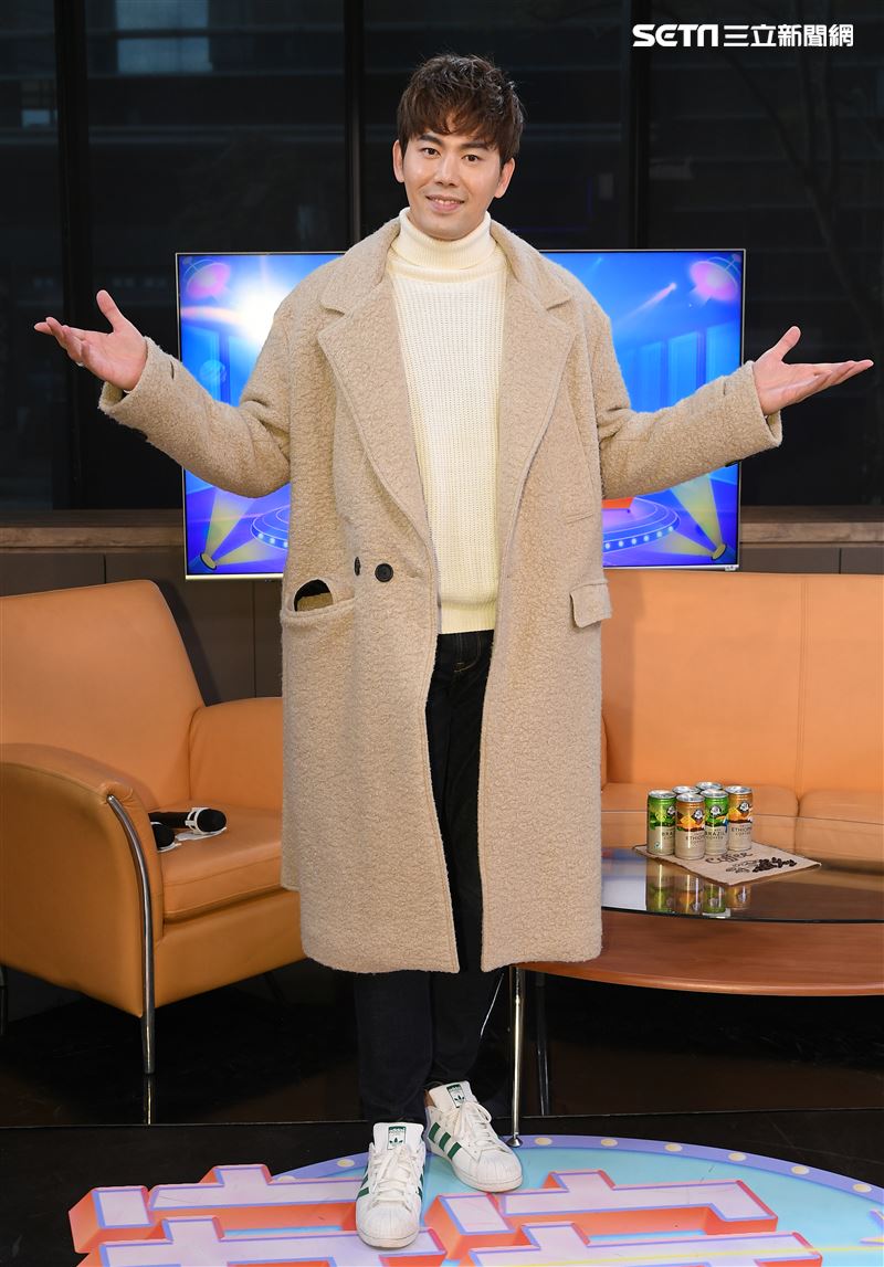 炮仔聲余秉諺安安大明星。（記者邱榮吉/攝影）