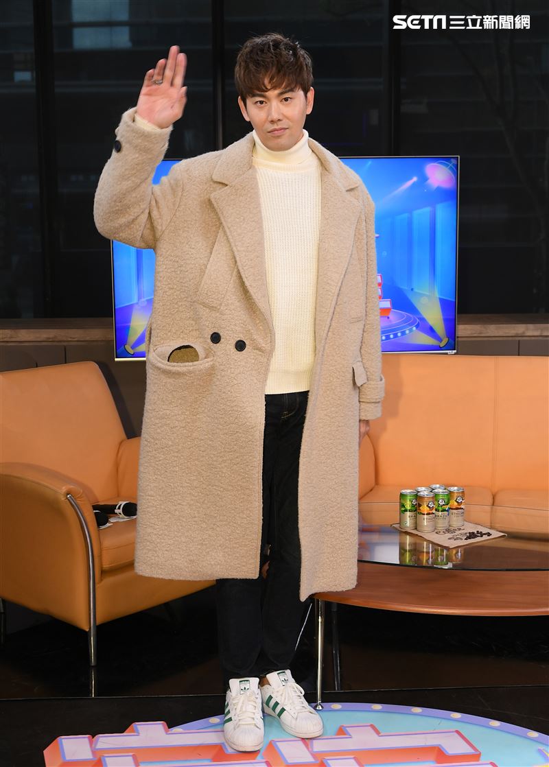 炮仔聲余秉諺安安大明星。（記者邱榮吉/攝影）