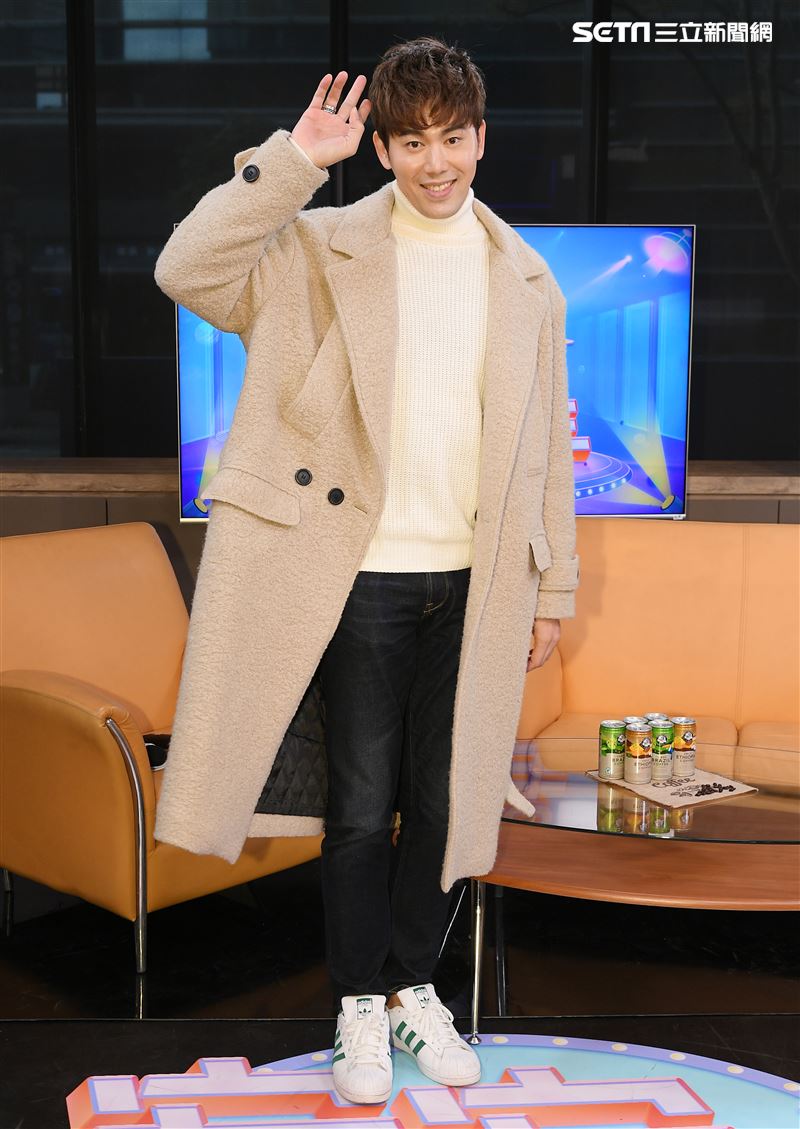 炮仔聲余秉諺安安大明星。（記者邱榮吉/攝影）