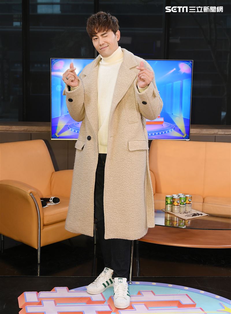 炮仔聲余秉諺安安大明星。（記者邱榮吉/攝影）