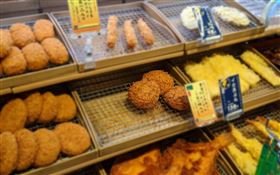 日本,超市,炸物,熟食,紅外線,鏡頭。(圖/翻攝自推特)