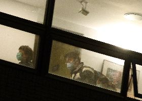 首批武漢包機返台台商隔離期屆滿回家（