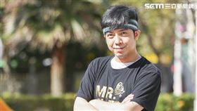 小炳接受三立新聞網專訪。（圖／記者林士傑攝影）