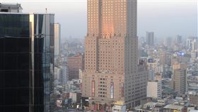 武漢肺炎衝擊　高雄漢來飯店關閉部分客房（1）因應武漢肺炎衝擊住房率並節省不必要開銷，高雄25年老字號漢來大飯店暫時關閉10個樓層約200間客房。中央社記者董俊志攝　109年2月18日