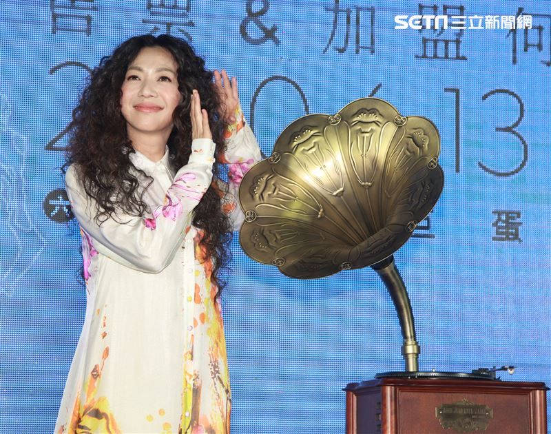 萬芳30台北小巨蛋演唱會售票暨加盟何樂音樂記者會。（記者邱榮吉/攝影）