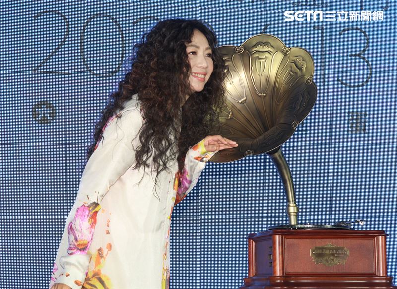 萬芳30台北小巨蛋演唱會售票暨加盟何樂音樂記者會。（記者邱榮吉/攝影）