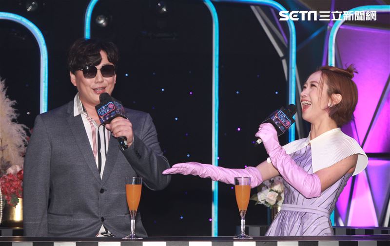 蕭煌奇、LULU主持華視全新台語歌唱綜藝「上奅台灣歌」開播記者會。（記者邱榮吉/攝影）