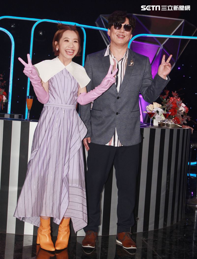 蕭煌奇、LULU主持華視全新台語歌唱綜藝「上奅台灣歌」開播記者會。（記者邱榮吉/攝影）