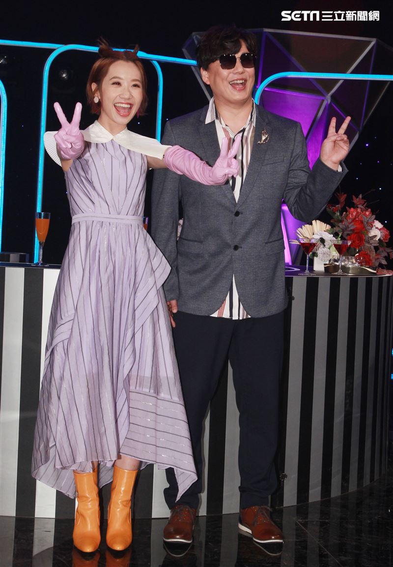 蕭煌奇、LULU主持華視全新台語歌唱綜藝「上奅台灣歌」開播記者會。（記者邱榮吉/攝影）