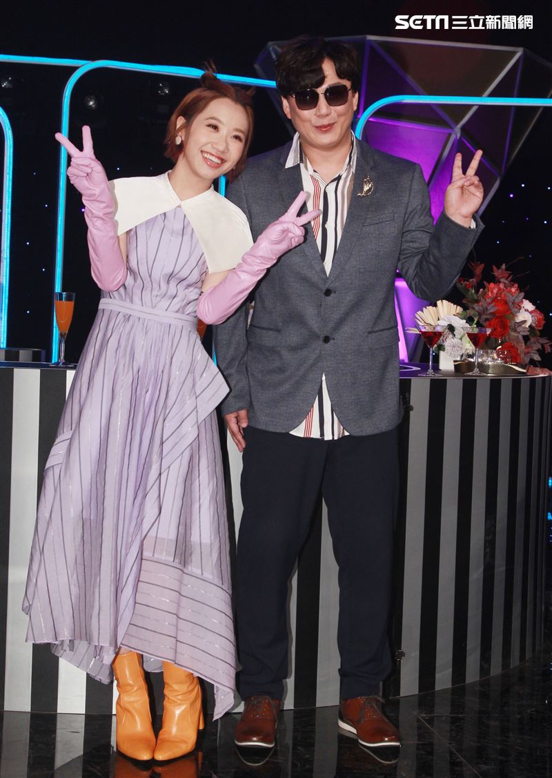 蕭煌奇、LULU主持華視全新台語歌唱綜藝「上奅台灣歌」開播記者會。（記者邱榮吉/攝影）