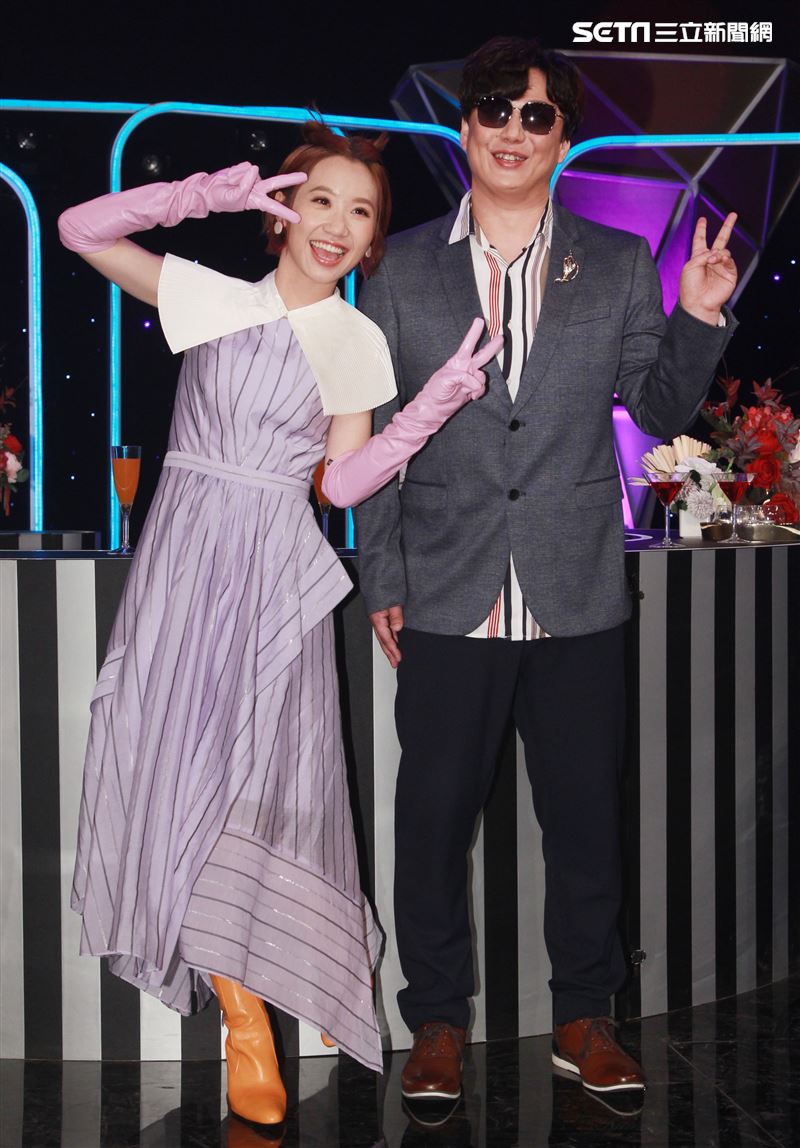 蕭煌奇、LULU主持華視全新台語歌唱綜藝「上奅台灣歌」開播記者會。（記者邱榮吉/攝影）