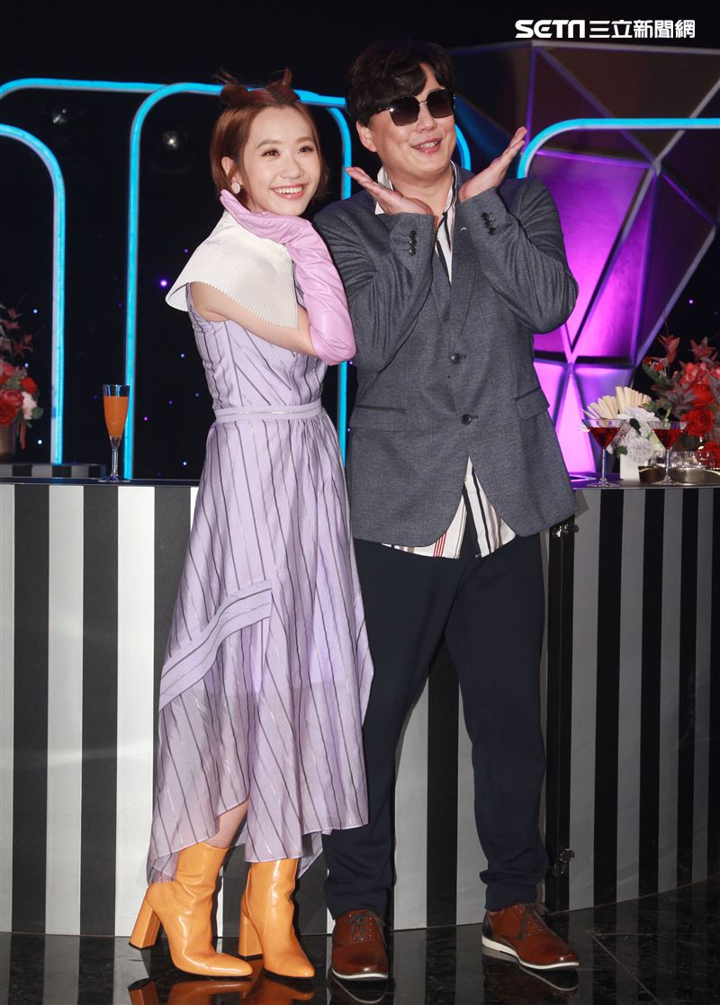 蕭煌奇、LULU主持華視全新台語歌唱綜藝「上奅台灣歌」開播記者會。（記者邱榮吉/攝影）