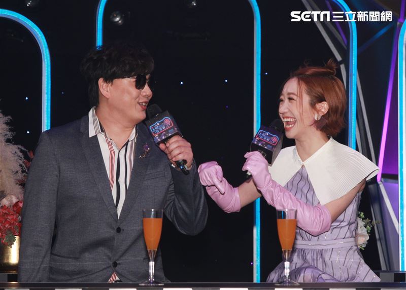 蕭煌奇、LULU主持華視全新台語歌唱綜藝「上奅台灣歌」開播記者會。（記者邱榮吉/攝影）