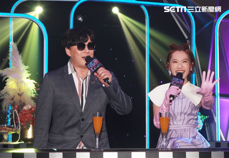 蕭煌奇、LULU主持華視全新台語歌唱綜藝「上奅台灣歌」開播記者會。（記者邱榮吉/攝影）