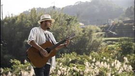 張震嶽《愛我別走》改編廣告洗腦歌　與安聯投信跨界合作（安聯投信提供）