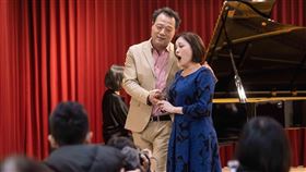 女高音林玲慧攜手韓男高音崔勝震共演浦契尼女高音林玲慧（右）與韓國男高音崔勝震（左）將攜手演出「大家都叫我咪咪」歌劇音樂會，演唱作曲家浦契尼多部歌劇中的詠嘆調與雙重唱。（雲門劇場提供）中央社記者趙靜瑜傳真　109年2月18日