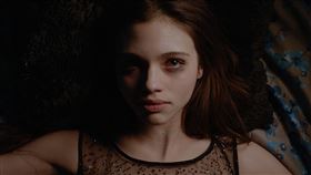 《鏡中驚魂》阿薩夫伯恩斯坦 暗光鳥提供