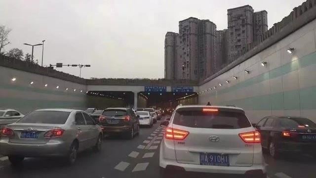 成都塞車再現　民眾反而高興不抱怨