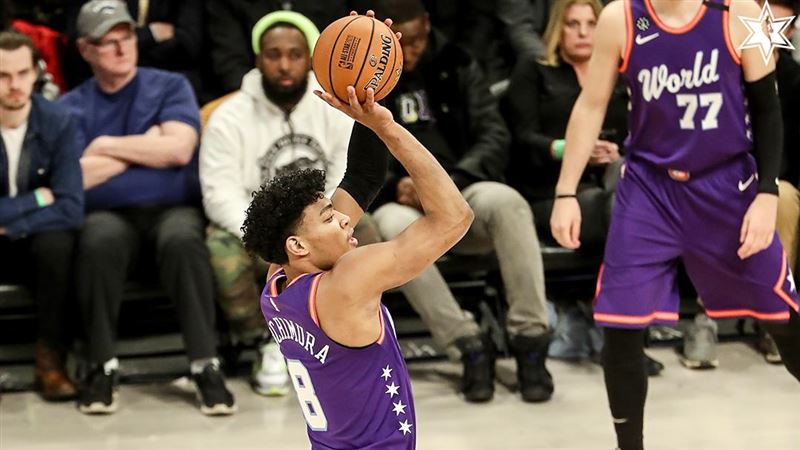 NBA／投籃機輸小朋友　八村壘苦笑