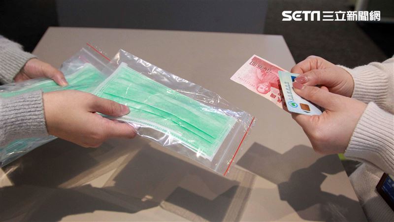 實名制成驚喜包！網分享這些特殊口罩