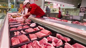 疫情延燒 專家認為中國仍會完成對美貿易承諾農科院農業政策中心研究員陳逸潔認為，雖然武漢肺炎疫情導致中國市場的消費力下降，但尚未平息的非洲豬瘟疫情與近期傳出的H5N1禽流感疫情，使購買美國豬肉及禽肉產品，可能成為中國實踐貿易承諾的機會。（中新社提供） 中央社　109年2月19日