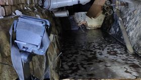 拉鍊工廠鳳山溪偷排廢水　高市環保局蒐證揪出高雄市鳳山溪及所屬排水常被偷排廢水污染，高雄市環保局以縮時攝影機等科技設備蒐證，查獲拉鍊業者偷排廢水，後續將視水質檢測結果進行裁處。（環保局提供）中央社記者王淑芬傳真　109年2月19日