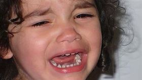 女童 初經 嚇哭