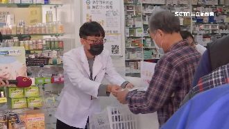 「我不OK、你來發」　藥師忙到崩潰