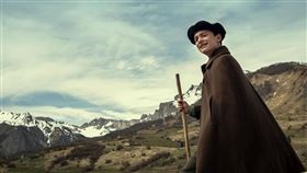 ▼▲（圖／華映提供）在二戰期間往往都會有不少令人感到悲傷，或是暖心的故事。而也有不少電影為以二戰期間的故事當作背景，因而引發共鳴，2012年大導演史蒂芬史匹柏，曾翻拍過英國知名童書作家麥克莫波格的作品《戰馬》，讓麥克莫波格一夕爆紅，如今他的另一個著作《安雅的回家路》也將問世大螢幕，且找來在《怪奇物語》中的天才童星諾亞施納普主演。