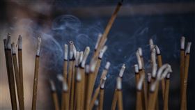 倒插香,香爐,停車,詛咒,下降頭,人像,靈異公社,圖／翻攝自pixabay