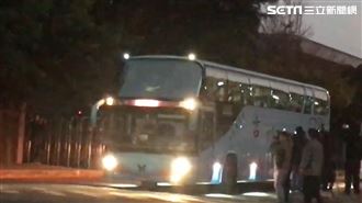 一家七口搭上包機　他驚：台商真大尾