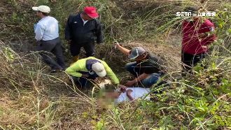 8旬翁摔河床坑找嘸人　空拍機急救援