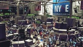 美股19日收紅，那斯達克和標準普爾500指數再創歷史新高紀錄。圖為紐約證券交易所大廳。（圖取自Pixabay圖庫）