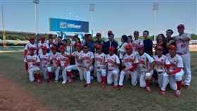 ▲中國隊在亞錦賽擊敗韓國隊，深圳官員合影。（圖／記者蕭保祥攝影）