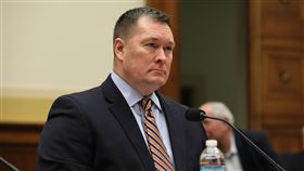 反對武統台灣 美官員批中國主權觀點抵觸美利益主管中國事務的美國國防部副助理部長施燦德20日出席美中經濟暨安全檢討委員會（USCC）國會聽證會，探討中國軍事投射能力與美國國家利益。施燦德在書面證詞中表示，中國主權觀點與美國利益相抵觸，特別是武統台灣及南海作為方面。中央社記者徐薇婷華盛頓攝 109年2月21日