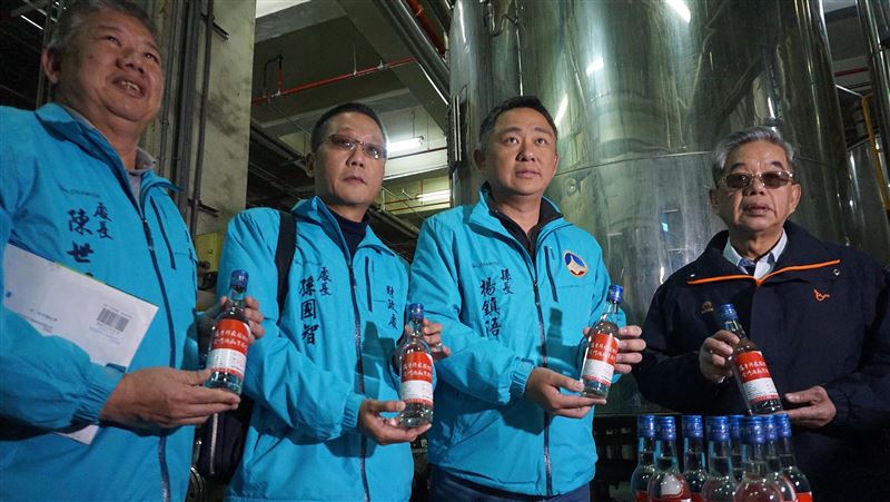 金酒生產防疫酒精　金門每戶配2瓶