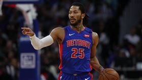 ▲活塞先發球員僅剩羅斯（Derrick Rose）苦撐，遭公鹿慘電20分。（圖／美聯社／達志影像）