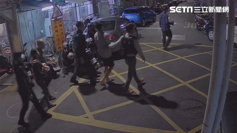 毒販白天當街交易　居民裝監視器蒐證