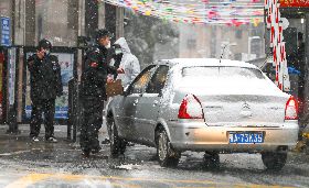 武漢小區全面封管  違反規定祭重罰（