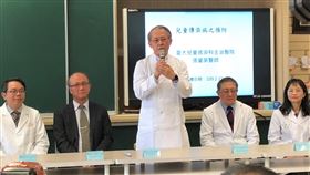 兒科醫學會與教育部說明校園防疫因應武漢肺炎疫情，台灣兒科醫學會與教育部21日在台北召開記者會，說明開學後的防疫宣導措施。中央社記者陳至中台北攝　109年2月21日