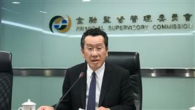 尹衍樑逕自懲處經理人　顧立雄：不符公司治理南山大股東尹衍樑跳過董事會，逕自對專業經理人懲處引發爭議，金管會主委顧立雄20日表示，此事不符合公司治理原則。中央社記者劉姵呈攝　109年2月20日