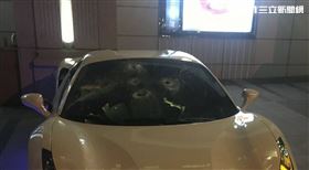 千萬法拉利停酒店前遭砸　車主竟離奇不追究（圖／民眾提供）