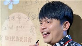 蔡阿嘎獲教育部本土語言傑出貢獻獎教育部109年表揚推展本土語言傑出貢獻獎頒獎典禮21日下午舉行，知名網紅蔡阿嘎（本名蔡緯嘉）也獲肯定，他認為，除了要推廣怎麼講台語，更重要的是認同語言和文化。（教育部提供）中央社記者陳至中傳真　109年2月21日