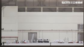 鑽石公主號台人包機返台,檢疫人員（圖／記者林士傑攝）