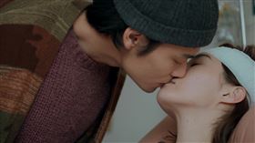 夏騰宏、鄭宜農。（公視提供）