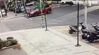 內湖機車撞Mini　2騎士噴飛命危